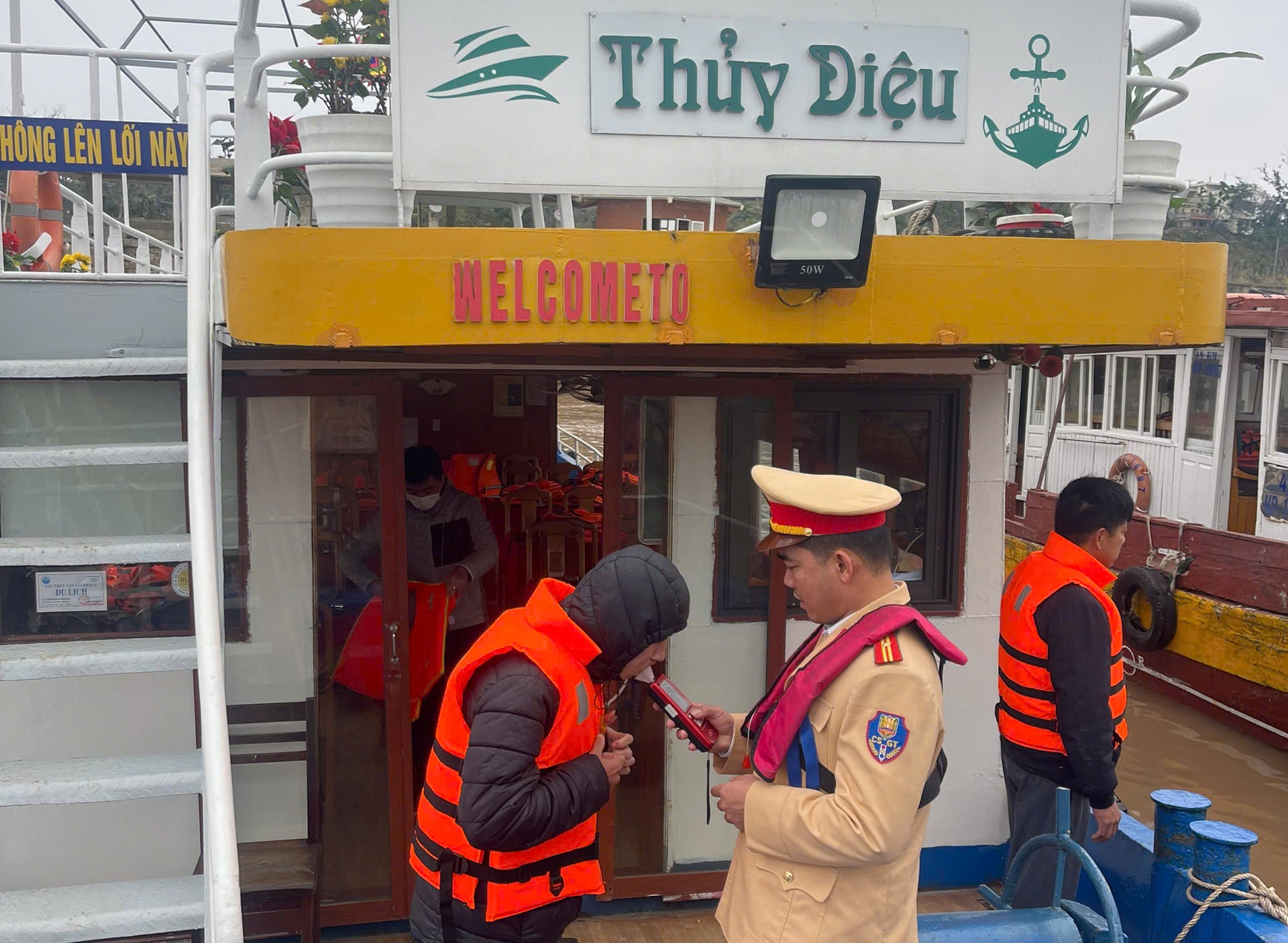 Phòng Cảnh sát giao thông: Bảo đảm an toàn giao thông phục vụ lễ hội đảo Dáu